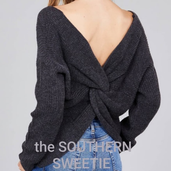 Back knot sweater - Picture 3 of 6